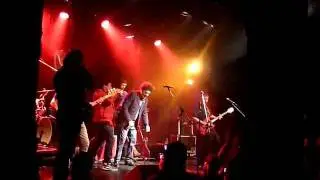 La Mississipi y Pity Álvarez - Un poco más (2011)