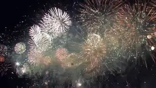 Высотный салют городского масштаба.