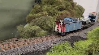 Alden Clark's Boston & Maine F7 #4265 & 4267B handle a large mixed frieght all by themselves.