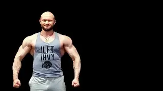 Почему плечи вырастут от махов с гантелями но не от жимов? 