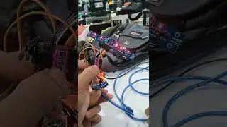 Percobaan Servo bergerak ketika sensor mendeteksi garis hitam #robot #robotics #arduino #shorts