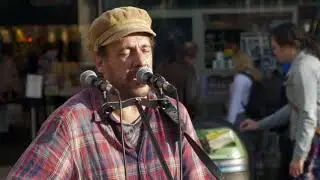 Street Spirit (Radiohead cover) - Rob Falsini busking in Covent Garden
