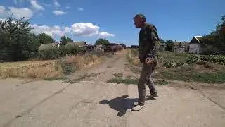 Сельский алкаш напал на людей с кулаками