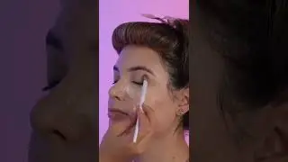 Satisfying 1950s makeup session 