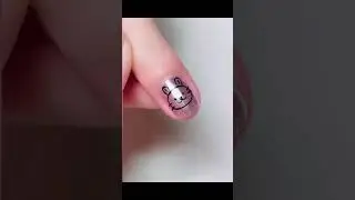 Kitty Hajimi 🐱 hand-painted nail art 💅🏻