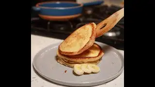 Making Pancakes Using The De La Terre Small Sauté Pan
