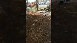 JCB hi gir gaya