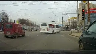 У автобусов и маршруток свои правила