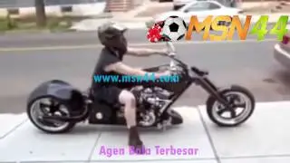 msn44 Motorcycle Fails & Wins 2017