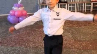 Танцующий мальчик