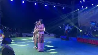 ယွၼ်ႉမီးဝူတ်ႈၵၼ်ႁိုဝ်-ၼၢင်းၶမ်းၼွင်ႉNang Kham Noung(Live show ပွႆးသၢင်ႇလွင်းဝဵင်းပုင်ႇပႃႇၶႅမ်)