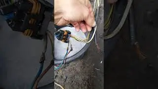 По ходу подлатали проводки.freightliner.dd