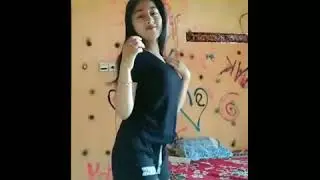 Cewek HOT goyang dua jari version TikTok 2018