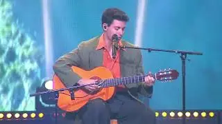 'Llamas en el cielo' / 'Els teus ulls' - Actuació d'Alfred García als Premis Rac105 2024
