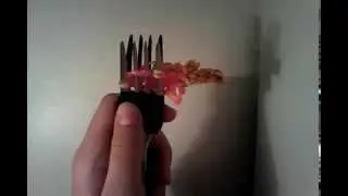 RAINBOW LOOM Урок 16 Брелок эскимо на ралочке на вилках