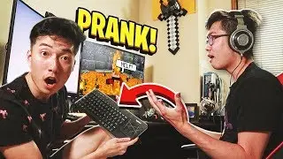 I Used a WIRELESS Keyboard to PRANK My Little Brother in Minecraft!