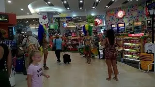 Pre Rio2016 brasilian dancers in Cancun airport