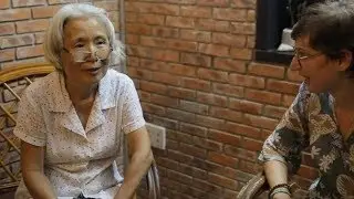 Reiko, japanese café owner in Vietnam