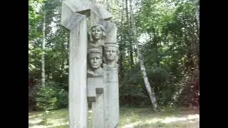 Болгария. Шумен. Памятник, на месте расстрела, царским правительством, болгарских комсомольцев.