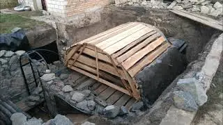 Do-it-yourself stone cellar for storing wine