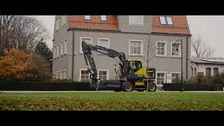 Przekazanie kopaqrki kołowej EW160E Zamek Topacz