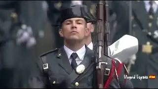 ¿Pero Esto que Es? Menuda Manera de Desfilar de estos Guardias Civiles ¡¡Que Vergüenza!!.