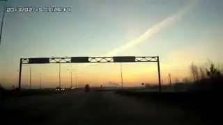 Dashcam shows Russian Meteorite strike meteor  explode over russia 15 02 2013