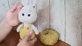 Вязаный зайчик крючком / ярнарт джинс