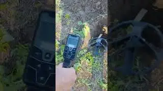 Беспроводной металлоискатель Квант БТ.Тест на глубину.Судя по всему в грунте мусор.