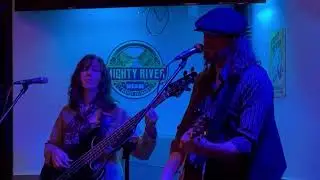 Jon Farmer Duo live at Mighty River Brewing