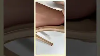 Coffee-colored pantyhose 