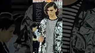 Live / Front Row #fashion First LooksTRENDING NOW#runway