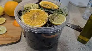 ЕЩЕ ОДИН СПОСОБ МАРИНОВАННЫЕ ОЛИВКИ ПО-ГРЕЧЕСКИ!СМОТРИМ И НАСЛАЖДАЕМСЯ!