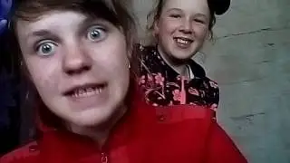 Смешной поединок между подругами!!!