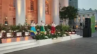 Фолк-группа «Вишня» из Перми выступила на Театральной площади