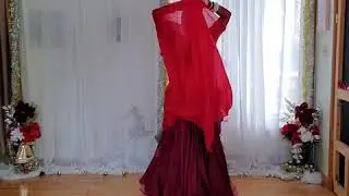 Cassandra Fox dances to 