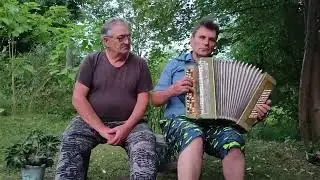 ОТ ЛЮДЕЙ НА ДЕРЕВНЕ НЕ СПРЯТАТЬСЯ
