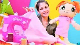 Ayşe Lili'ye elbise dikiyor! Oyuncak dikiş makinesiyle evcilik oyunları!