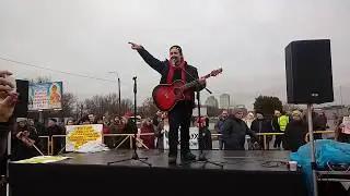 Музыкант назвал Путина "троечником, правящим 20 лет"