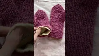 как сезон законился так и связала ультра теплые варежки
