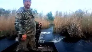 Русские суровые парни болота моторы утки