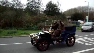 Veteran cars arriving in Brighton London road (A23)
