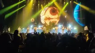 TRIUMPH THE WUTANG KILLER BEES IN VEGAS