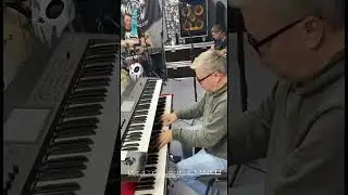 Приглашенная звезда — старая наша песня с новым звучанием.