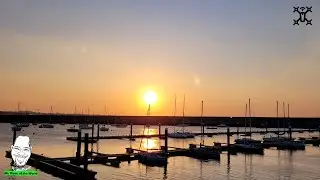 Seaside Bliss: Dun Laoghaire Harbour's Unforgettable Views and Vibes! - Discover Ireland🍀
