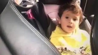 Messi's son signing the song Joan Petit by Mainasons
