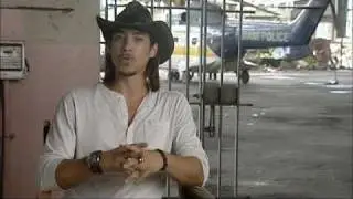 Oscar Jaenada THE LOSERS SPANISH Interview