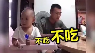 挑食怎麼辦？奶爸狂毆「佩佩豬」 寶寶看呆立馬乖乖吃飯