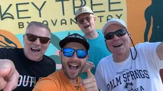 Walking in PALM SPRINGS to a celebrity home with @theretiredlifewithsteve