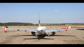 RC Boeing 777 fly
